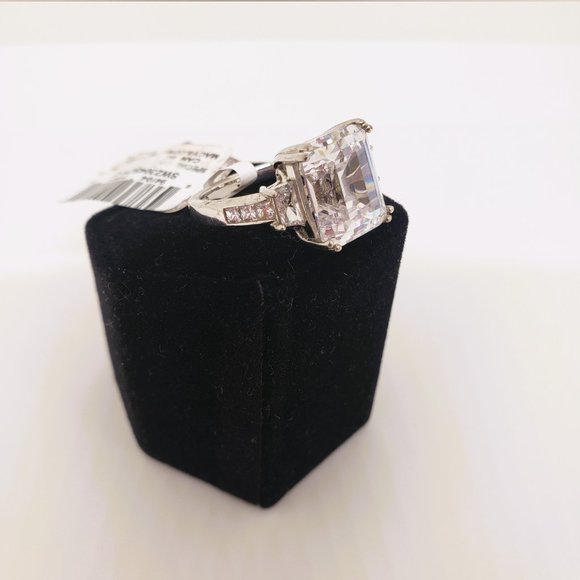 Sterling Silver Swarovski Cubic Zirconia Ring Size 7 - Picture 7 of 9